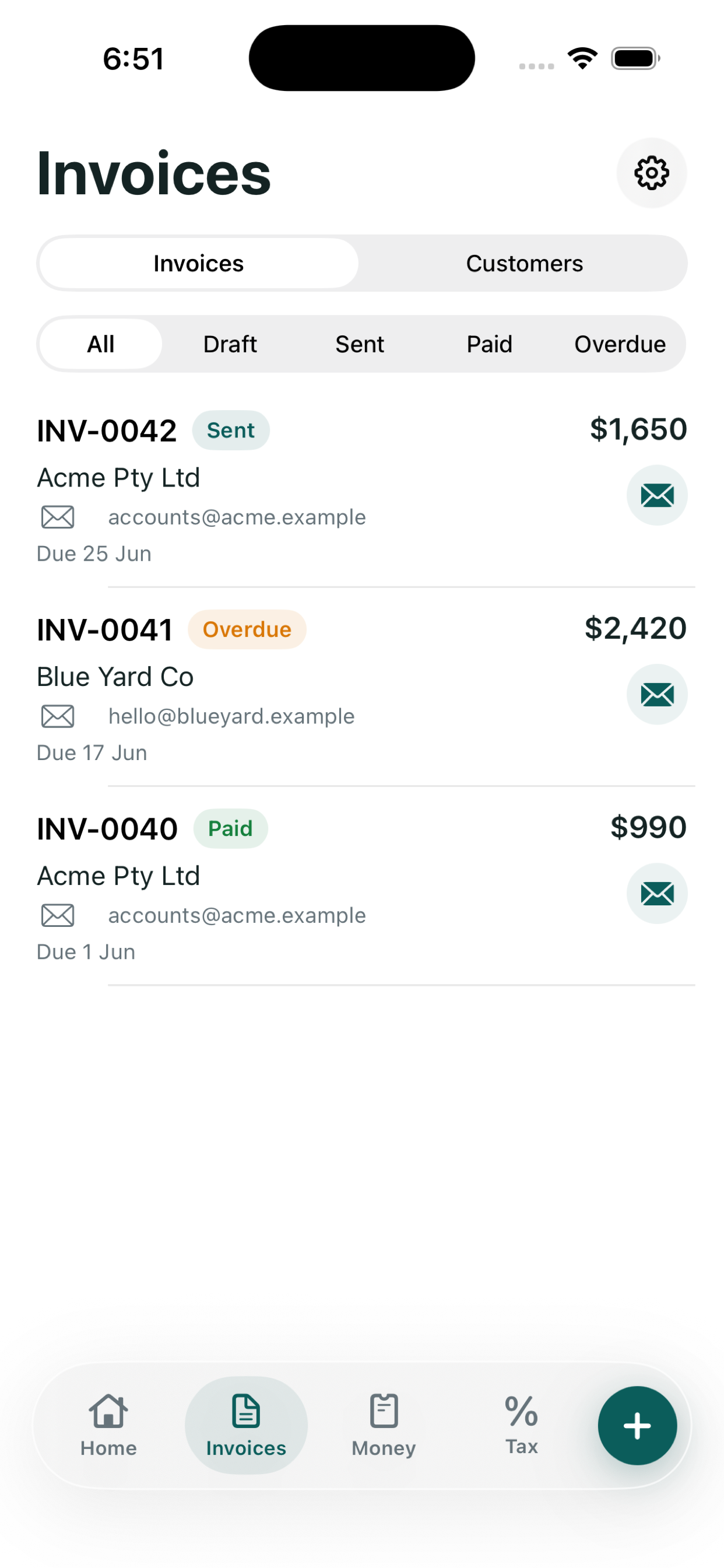 InvBAS invoices screen showing invoice status, preview, share, and send actions.